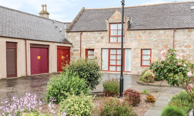 Aberlour Cottage | THE FARM STEADING, family friendly, with a garden in Aberlour