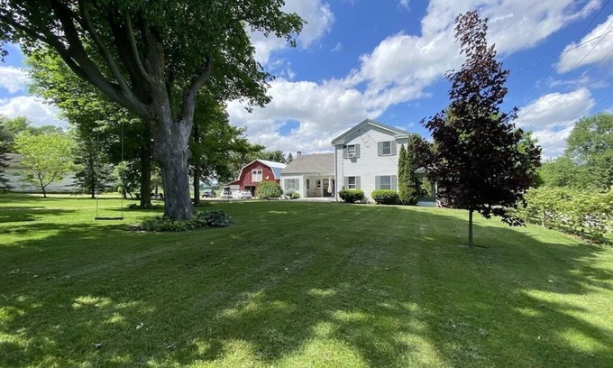 Town of Milo House | The Farmhouse-Seneca/Keuka-HotTub-WineTrail-1850’s Farmhouse, Classic Red Barn-Big Rooms-Pets OK