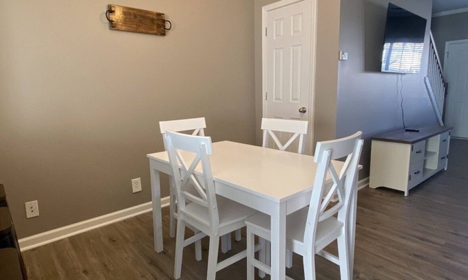 Clarksville Condo | The Farmhouse