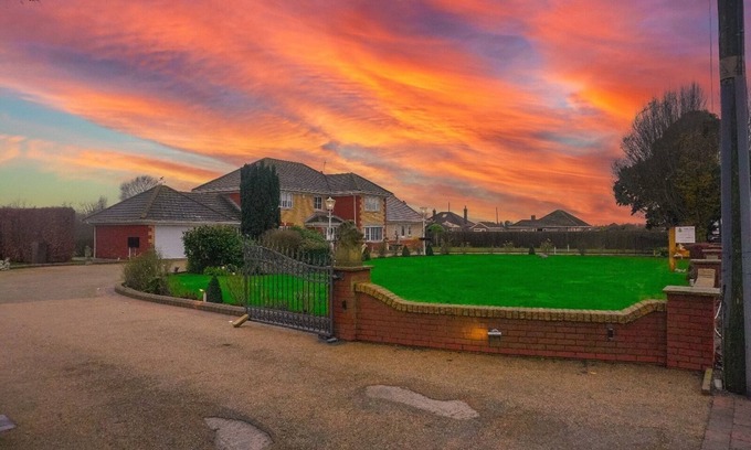 Frampton House | The Firs Luxury Home