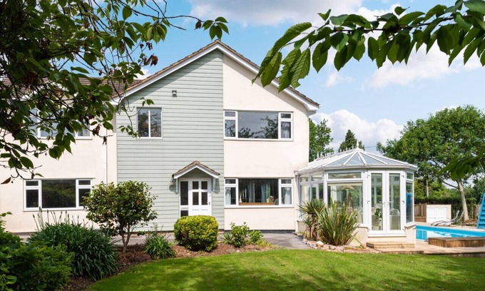 Galmpton House | The Firs - Three Bedroom House, Sleeps 6
