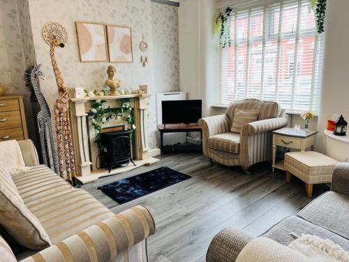 Wigan House | The First-central Wigan 8 guests