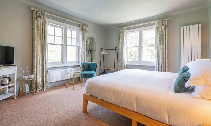 Henley-on-Thames Bed & Breakfast | The Flower Pot Hotel - Room 1 - Super King