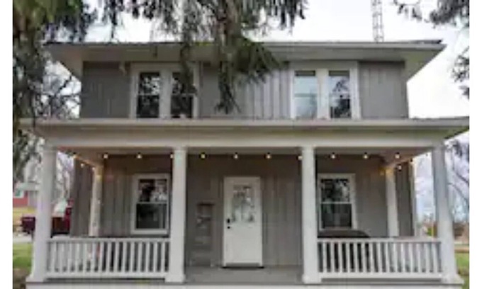 Mount Vernon House | The Forgotten Acres Farm House