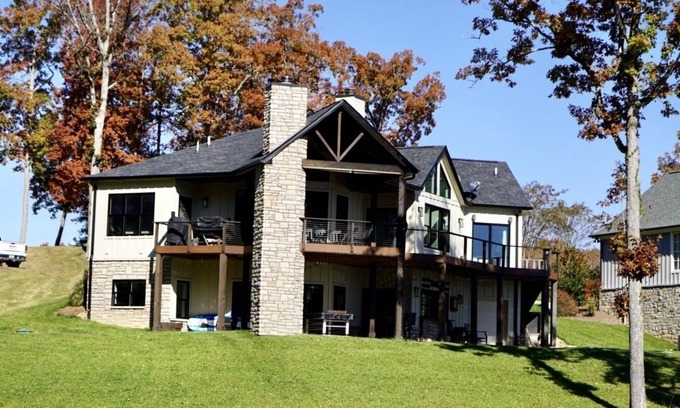 Rockwood House | The Four C’s Lakehouse