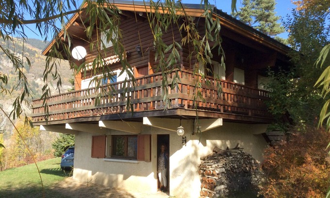 Saint-Martin-sur-la-Chambre Ski Chalet | The mountain without the crowd