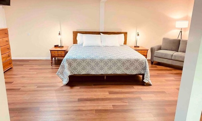 Ruckersville House | The Franklin Estate - Suite F-Private Apt-King Bed