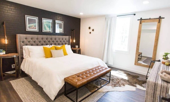 Nashville Apartment | The Frontier Getaway