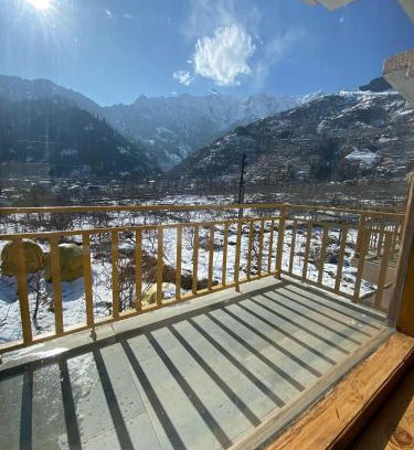 Manali House | The Frozen Villa