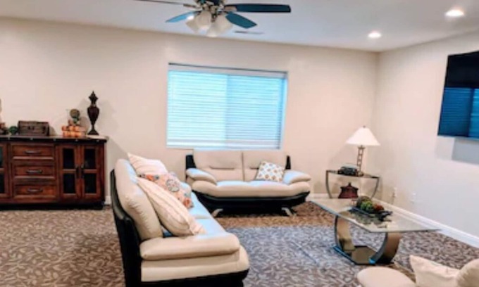 Hildale House | The Full Rockmoore House