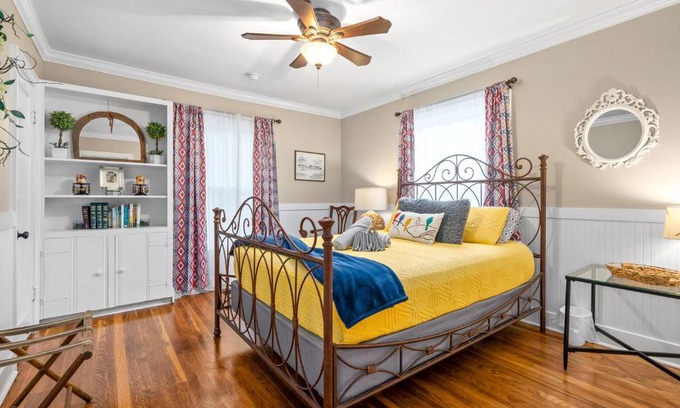 Clarksville House | The Gameroom on Madison - Large Home Accommodates 12 Guests (102 Madison Ter)