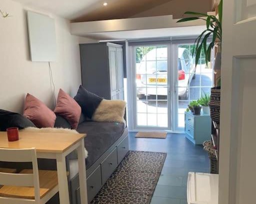 Glastonbury Apartment | The Garage Getaway