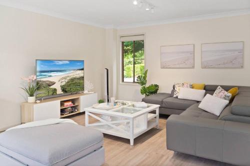 Wollongong West House | The Garden Townhome - Heart Of Wollongong