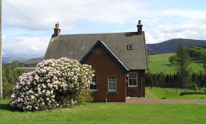 Biggar Cottage | The Gardener's House, Carmichael Country Cottages, near Biggar. Pets welcome.