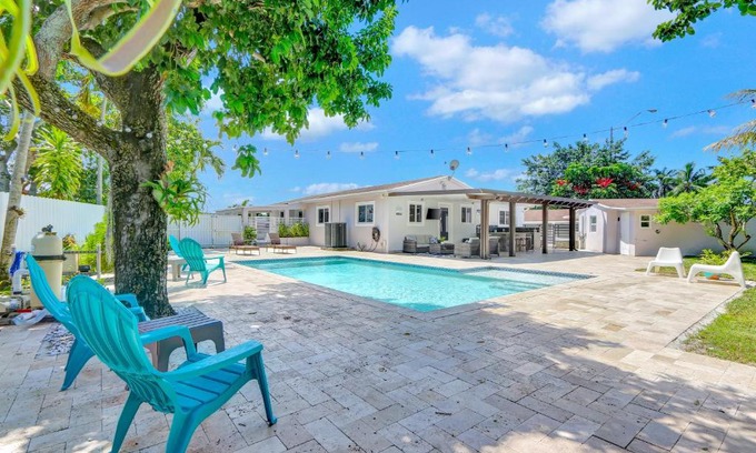 Miami Gardens House | The Gardens - Luxury Retreat with Pool & Game Room
