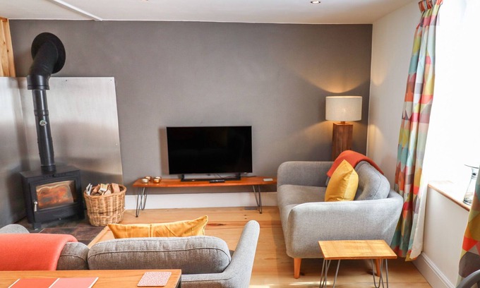 Chulmleigh Apartment | THE GARRET, romantic, character holiday cottage in Chulmleigh