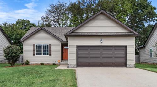 Clarksville House | The Gate 4 Getaway!