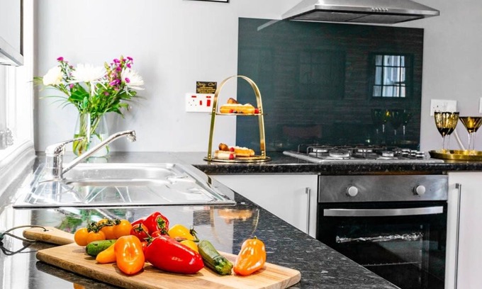 Chester Apartment | The Gathering Chester 3 Sleeps 14 Very Close to City Centre
