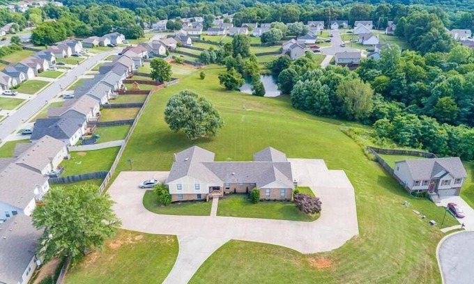 Clarksville House | The Gathering Place At Hilltop Acres