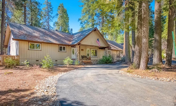 Shaver Lake House | The Gathering Place