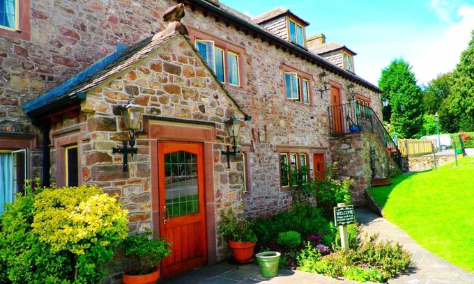 Aylburton Cabin | The George Inn & Millingbrook Lodge Ltd
