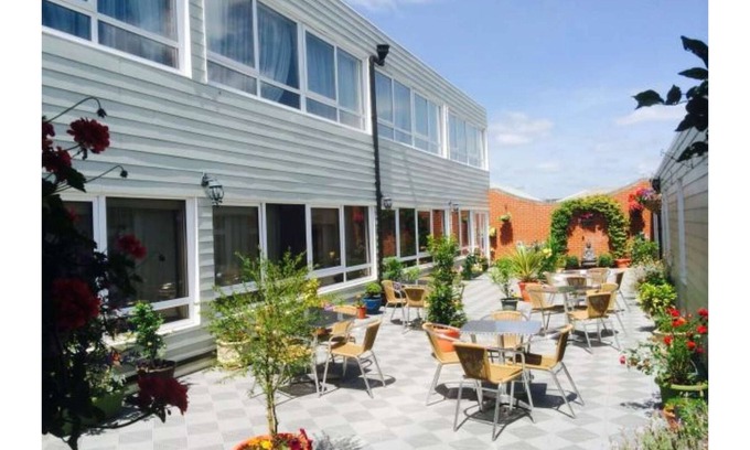 Colchester Hotel | The Globe Hotel