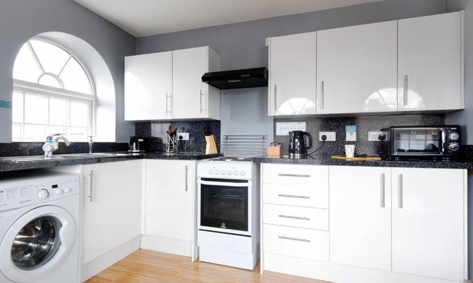 Wrexham Apartment | The Glyndwr - Berwyn House Central Wrexham