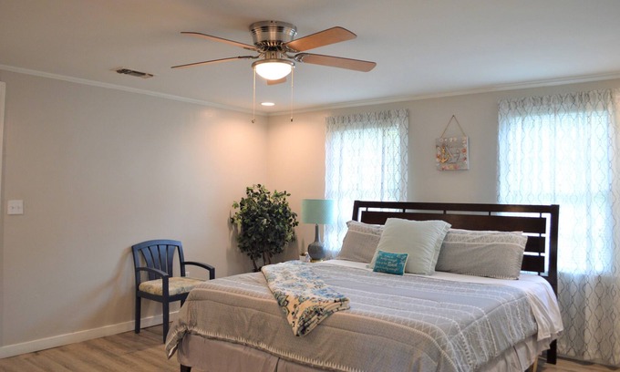 Hattiesburg House | The Gold House: Luxury Home Near Midtown, USM, Zoo