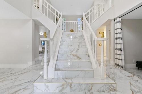 Bloomingdale House | The Golden Gem