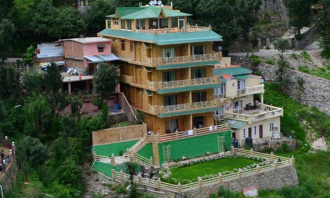 Kaul Hotel | The Golden Peak, Hotel