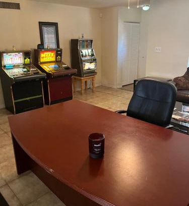 Glendale House | The Golf Spot