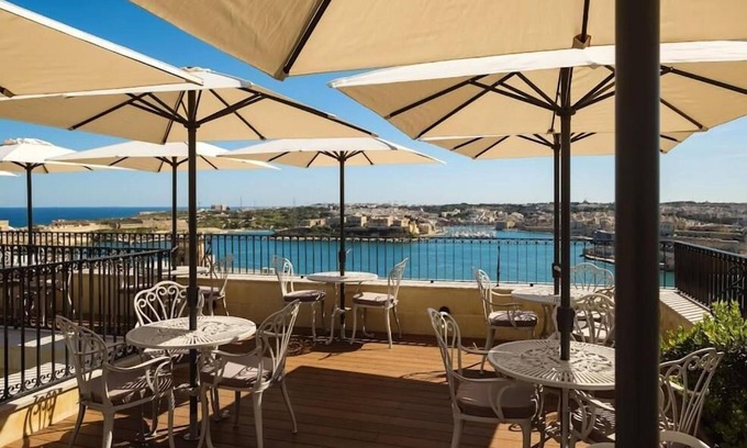 Valletta Hotel | The Gomerino Hotel