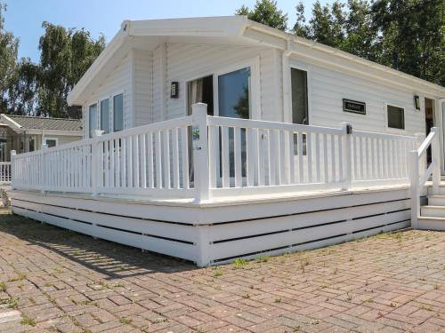Chichester House | The Goodwood Lodge