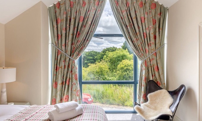 Abergele House | The Gorgeous Barn - Two Bedroom House, Sleeps 4