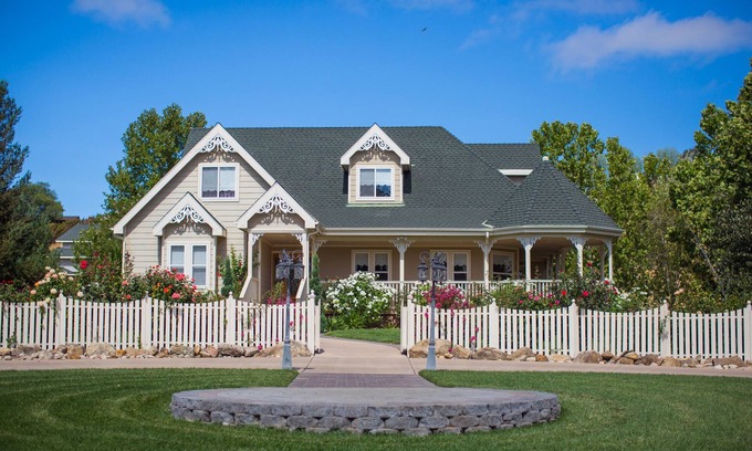 Atascadero House | The Grace Maralyn Estate & Gardens Near Santa Margarita Ranch