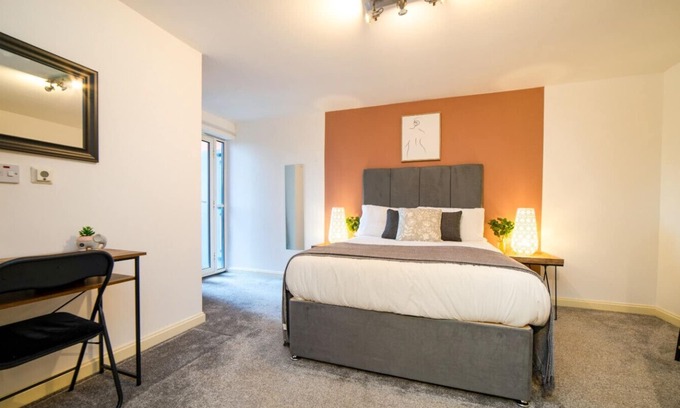 Atlantic Wharf Apartment | The Granary 2 - Margretian Place - Parking - City Center - Pets Allowed