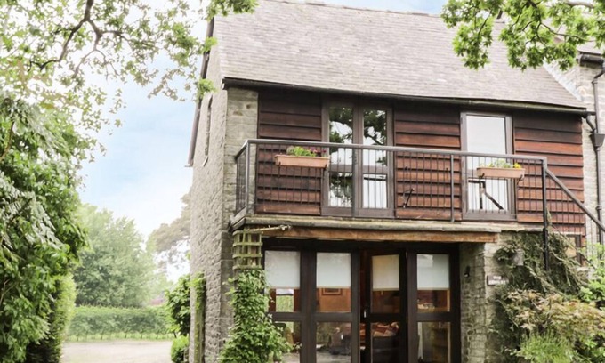 Bucknell Cottage | THE GRANARY, family friendly, luxury holiday cottage in Bucknell