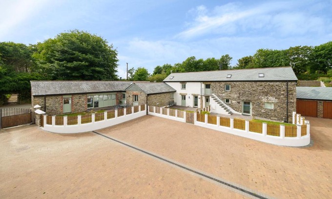Camelford House | The Granary