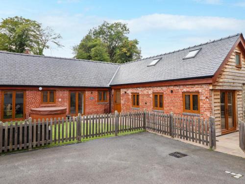 Montgomery House | The Granary