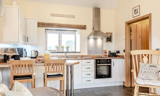 Kingswood Cottage | The Granary