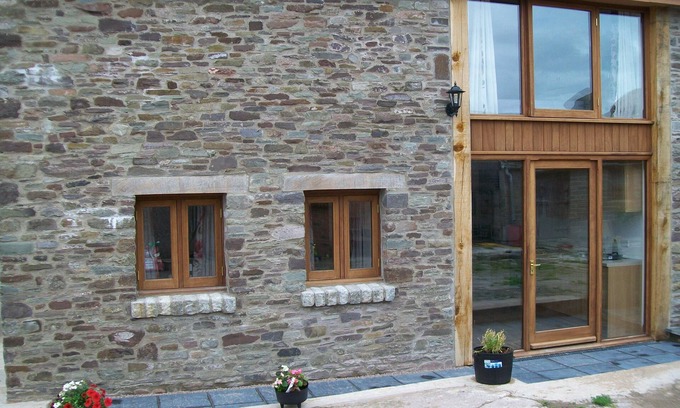 Llanfihangel Tal-y-llyn House | The Granary - Self Catering Barn Conversion