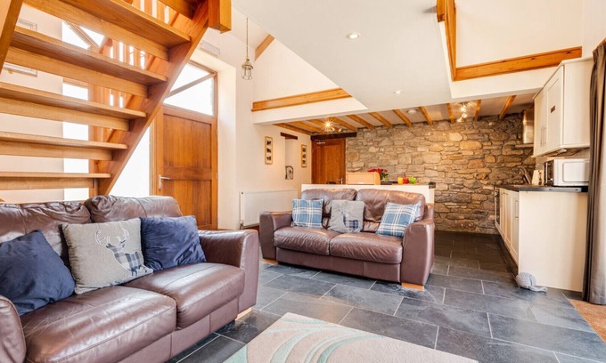 Llangennith House | The Granary - Three Bedroom House, Sleeps 5