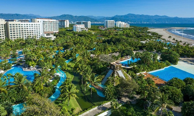 Nuevo Vallarta Hotel | The Grand Bliss - One Bedroom Suite (With Kitchen) or Master Suite (No Kitchen)