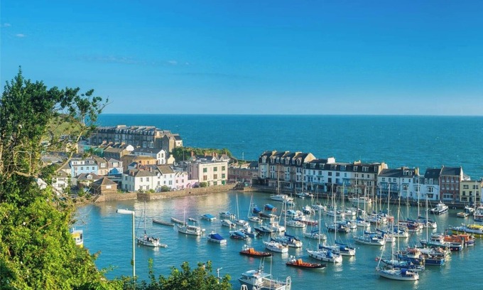 Hele Hotel | The Grand Harbour Hotel