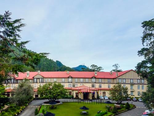 Nuwara Eliya Hotel | The Grand Hotel - Heritage Grand