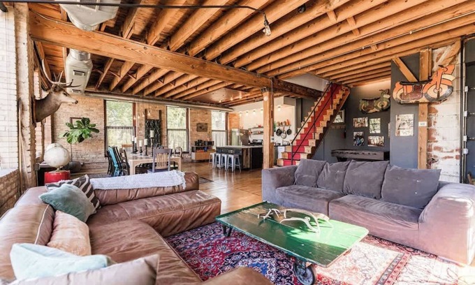 Logan Square House | The Grand Kimball Lodge, Logan Square, Sleeps 14