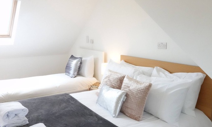 Heathrow Villages House | The Great Airport Place