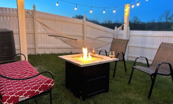 Boyds Creek House | The Great Escape, King suite, Kid friendly