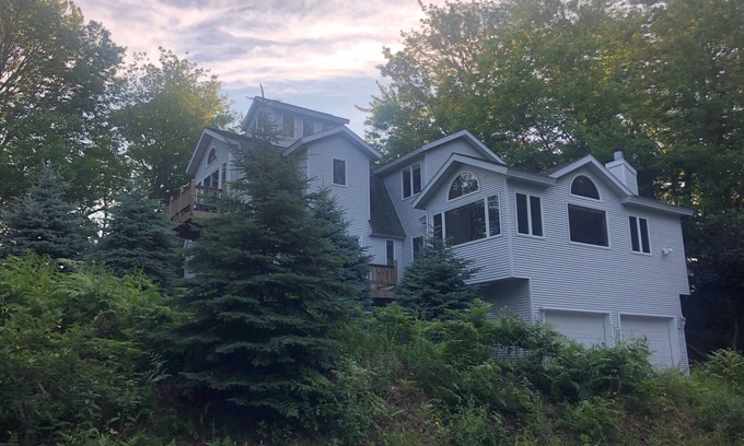 Pentwater House | The Great Escape Lake Michigan Lake House