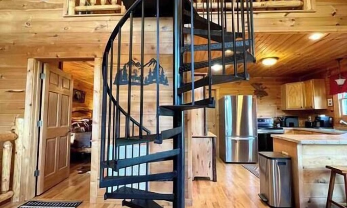 Purlear House | The Great Indoors Mountain Retreat